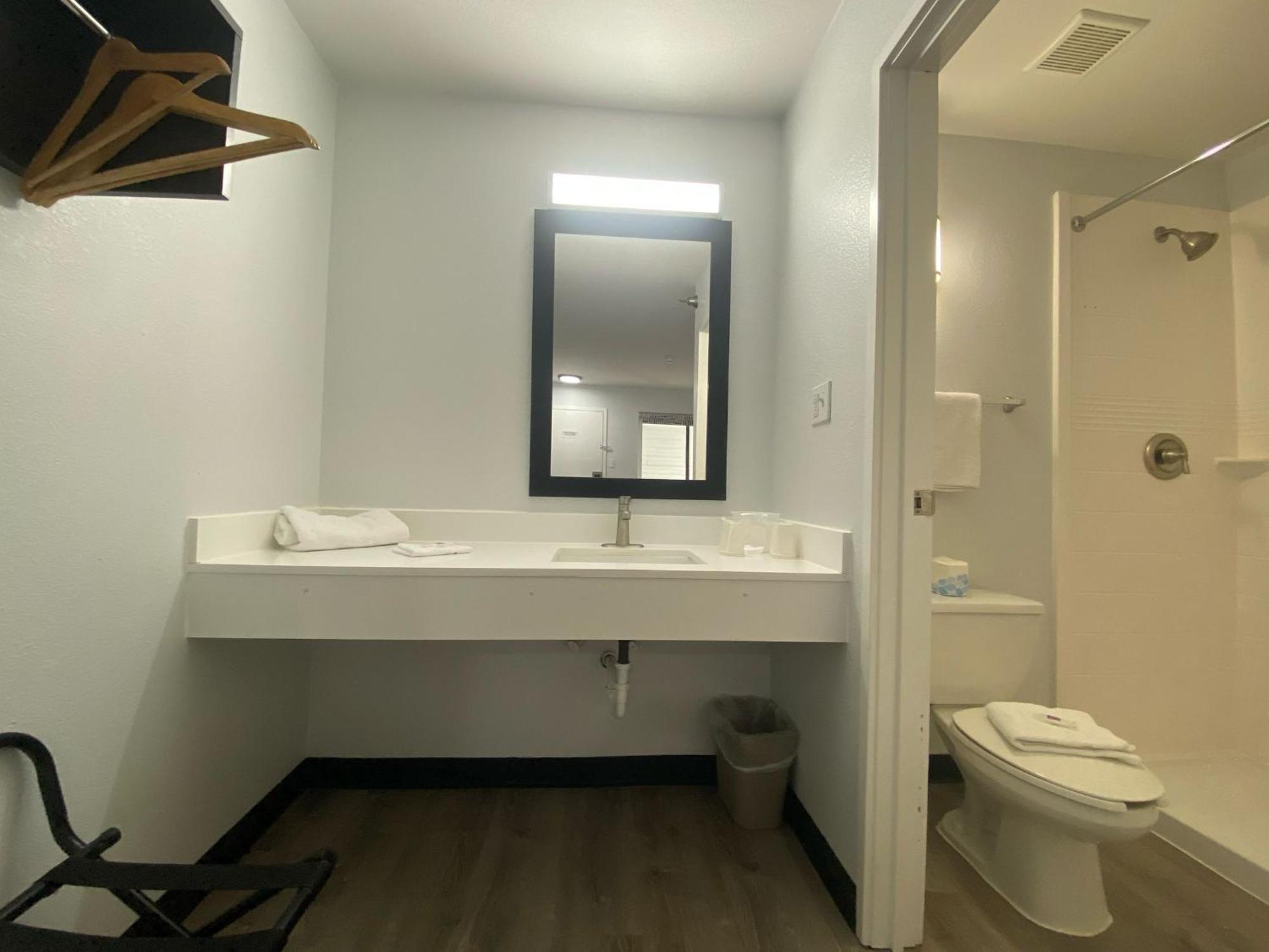 Motel 6-Windsor Locks, Ct - Hartford Dış mekan fotoğraf