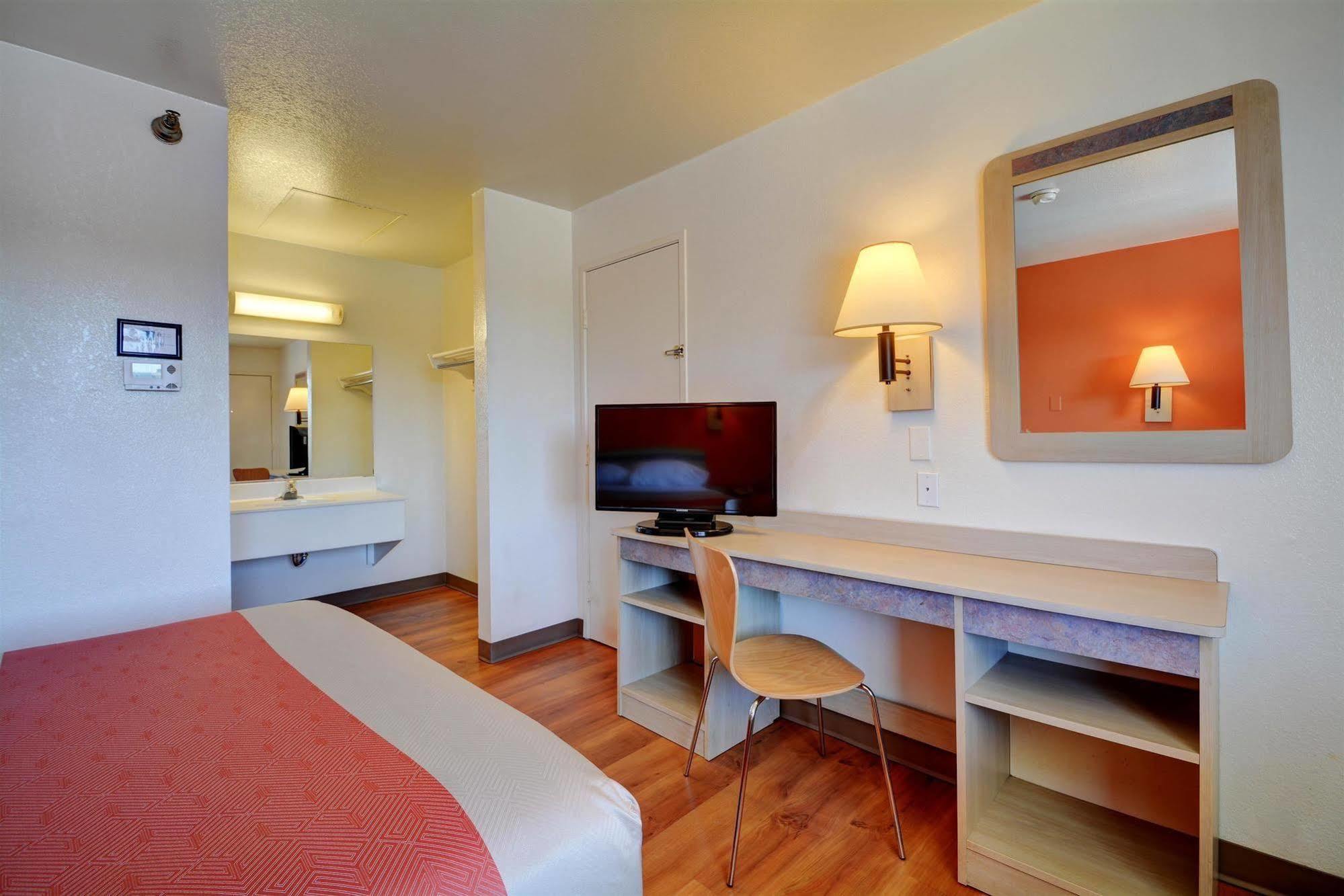 Motel 6-Windsor Locks, Ct - Hartford Dış mekan fotoğraf
