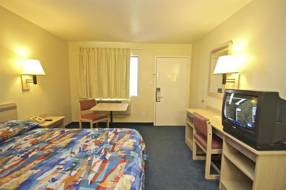 Motel 6-Windsor Locks, Ct - Hartford Oda fotoğraf