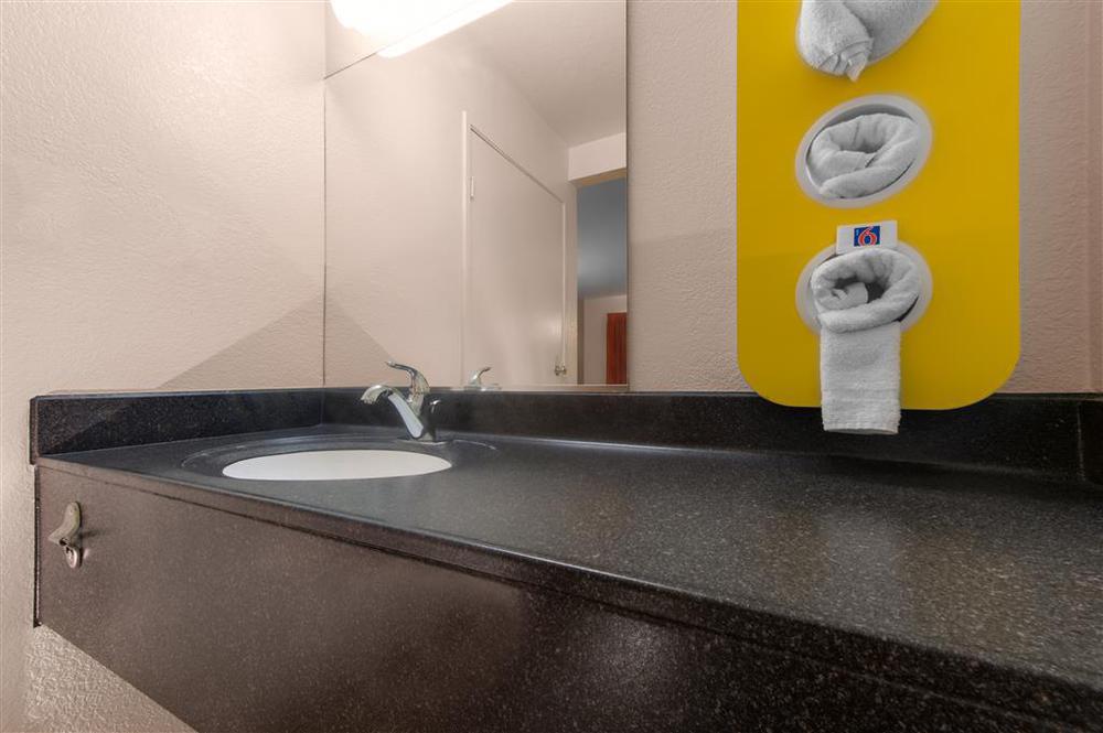 Motel 6-Windsor Locks, Ct - Hartford Oda fotoğraf